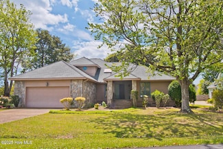 124 Pine Bluff Dr, Morehead City, NC 28557