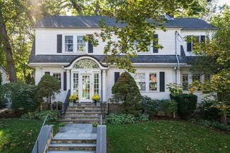 62 Fenno Rd, Newton Center, MA 02459