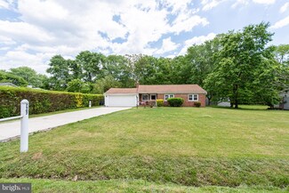 7907 Maplewood Dr, Manassas, VA 20111