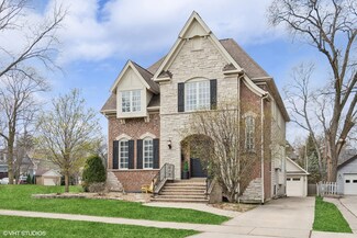 605 N Webster St, Naperville, IL 60563