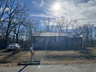 204 W End Dr, Waverly, TN 37185