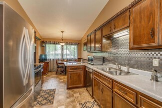 1431 Arden View Dr, New Brighton, MN 55112