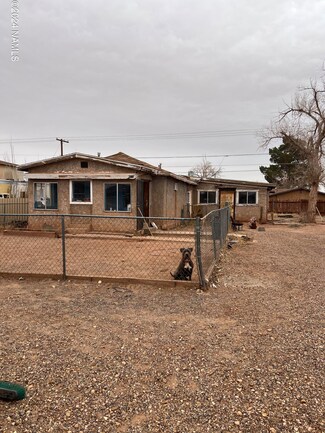 1514 Central St, Winslow, AZ 86047