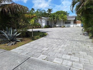 1575 NE 38th St, Oakland Park, FL 33334