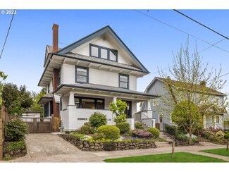 617 NE Laurelhurst Place, Portland, OR 97232