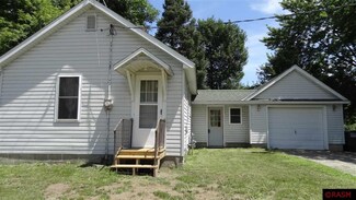 212 Main St W, Saint Clair, MN 56080