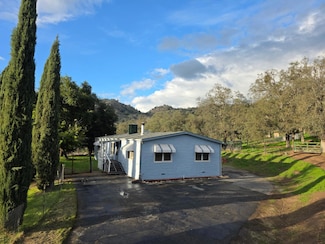 37314 Mistletoe Rd, Squaw Valley, CA 93675