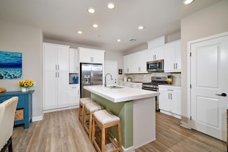 1196 Delpy View Point, Vista, CA 92084
