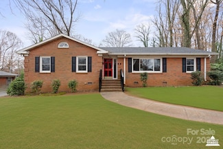 2044 Birchcrest Dr, Charlotte, NC 28205