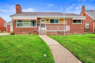 23716 Roxana Ave, Eastpointe, MI 48021