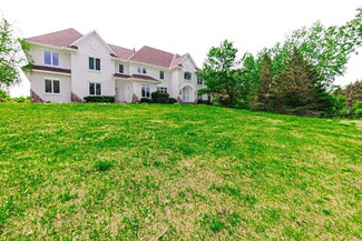 13 High Point Rd, Saint Paul, MN 55110