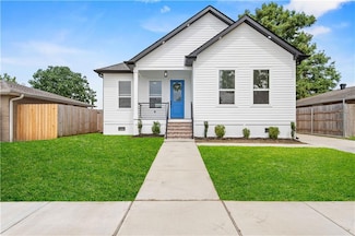 3312 Dauterive Dr, Chalmette, LA 70043