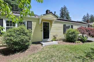 73 Timber Ln, Springfield, MA 01119