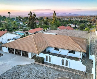 16464 Rancho Escondido Dr, Riverside, CA 92506