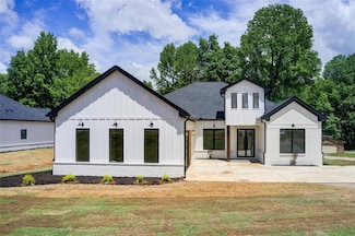 532 Rockbridge Rd, Lilburn, GA 30047