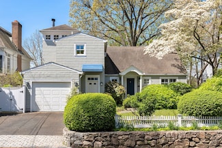43 Pine Point Rd, Norwalk, CT 06853