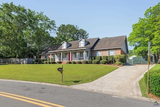 207 Oak Forest Ln, Warner Robins, GA 31088