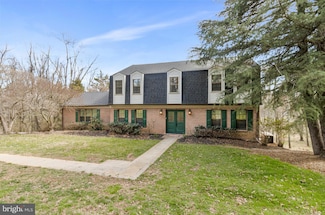 1054 Walker Mill Rd, Great Falls, VA 22066