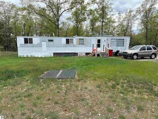 4025 Camino Dr, National City, MI 48748