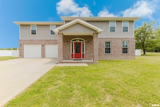 704 Legacy Dr, Herrin, IL 62948