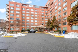 1111 Arlington Blvd Unit 925, Arlington, VA 22209