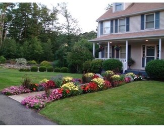 19 Wentworth Dr, Beverly, MA 01915