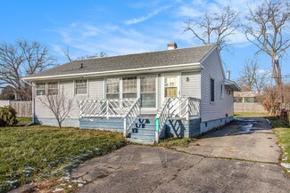 1522 Kensington Dr, Jackson, MI 49203