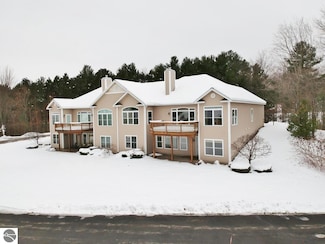 898 N Bay Cliff Dr Unit 26, Suttons Bay, MI 49682
