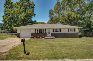 819 Looney St, Mount Vernon, MO 65712