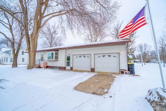 332 4th St NW, Perham, MN 56573