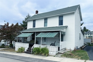 226 E Loyalhanna St, Ligonier, PA 15658