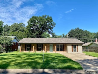 1812 N James St, Jacksonville, AR 72076