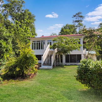 1201 Crescent Dr, Summerton, SC 29148