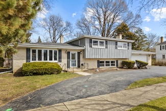 410 W Kirchhoff Rd, Arlington Heights, IL 60005