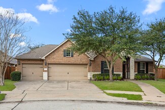 17927 Creek Bluff Ln, Cypress, TX 77433