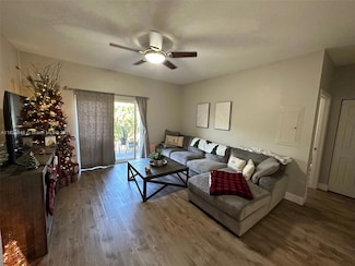 4802 Washington St Unit 15, Hollywood, FL 33021