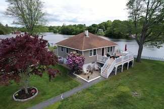 72 Lakeview Place, Taunton, MA 02780