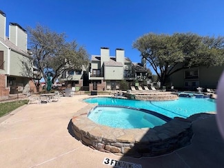 3125 Sondra Dr Unit 301, Fort Worth, TX 76107