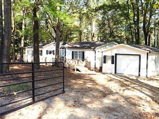 576 Nichols Rd, Pendergrass, GA 30567