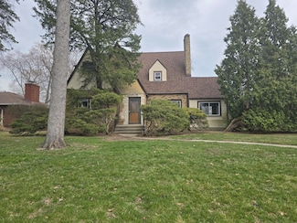 8369 Crestwood Ave, Munster, IN 46321