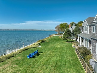 1060 Willow Terrace Ln, Orient, NY 11957