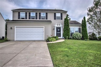 2224 Hunters Hollow Ln, Lake View, NY 14085