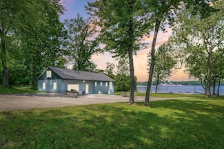 13754 45th St, Bloomingdale, MI 49026