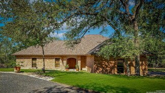 127 Siebeneicher Rd, Boerne, TX 78006
