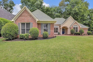 1364 Fairway Forest Dr E, Cordova, TN 38016