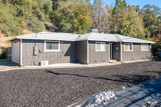 1514 Benton Dr, Redding, CA 96003