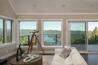 27417 Matterhorn Dr, Lake Arrowhead, CA 92352