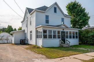 325 Pennsylvania St, Sturgeon Bay, WI 54235