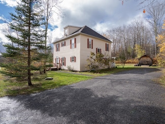 77 Brookside Dr, Tannersville, NY 12485