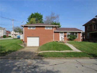 29 S 2nd St, Youngwood, PA 15697